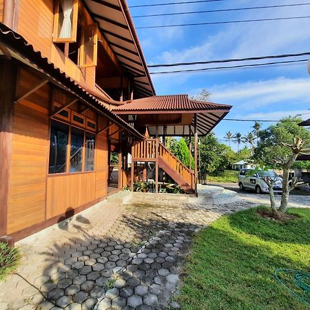 Hotel Besar Bulan Baru - Senggigi Exterior photo