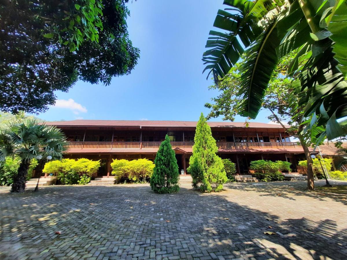 Hotel Besar Bulan Baru - Senggigi Exterior photo