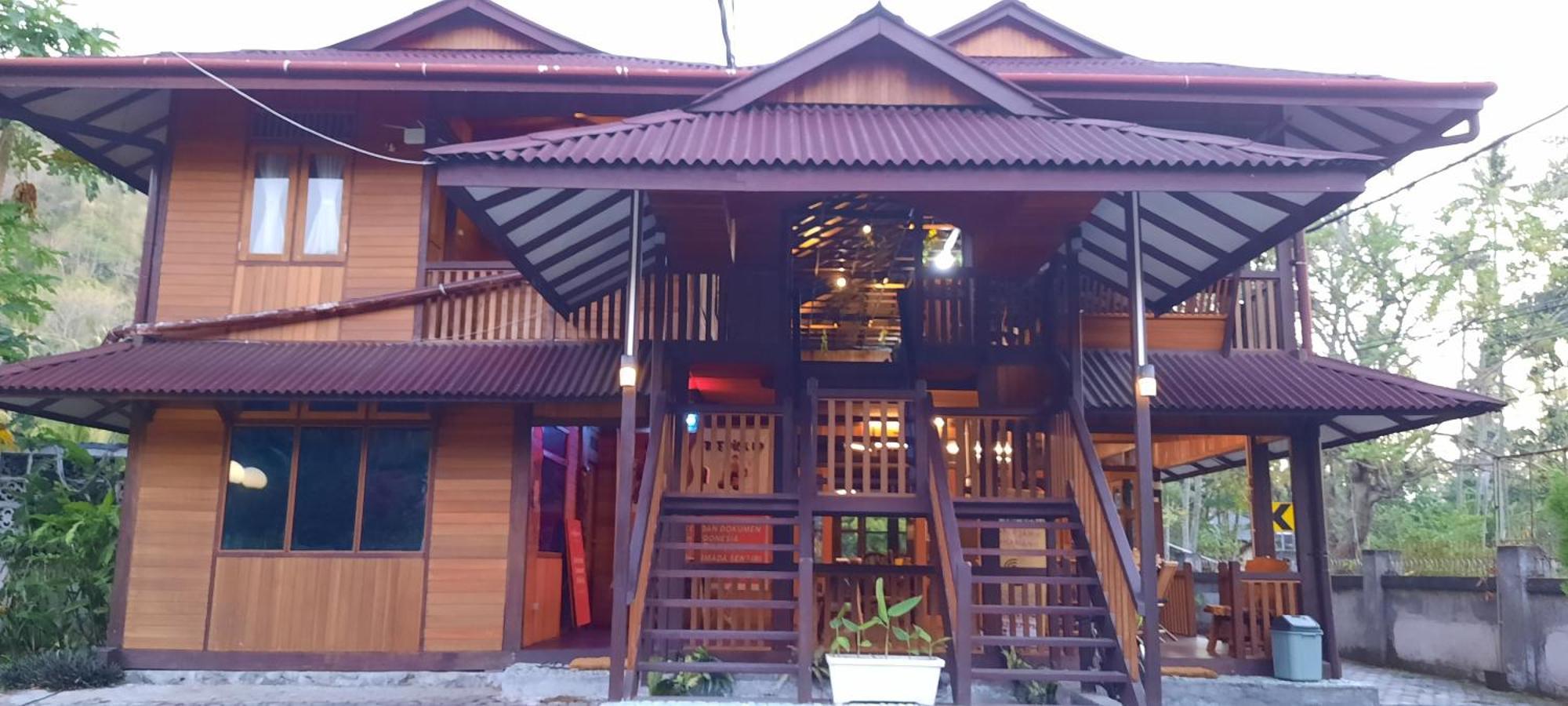 Hotel Besar Bulan Baru - Senggigi Exterior photo